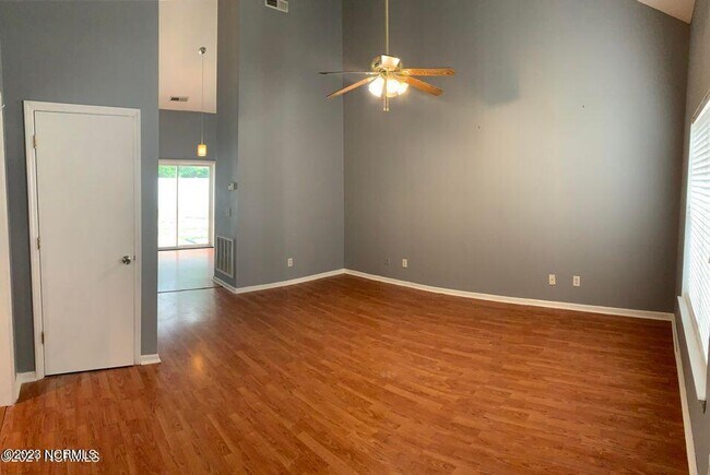 Building Photo - 1119 Brownlea Dr