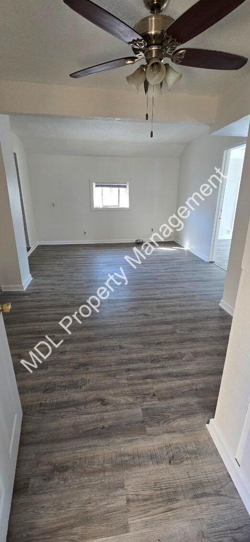 Foto del edificio - 511 S Monroe St