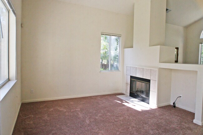 Foto del edificio - 3260 Montecito Dr