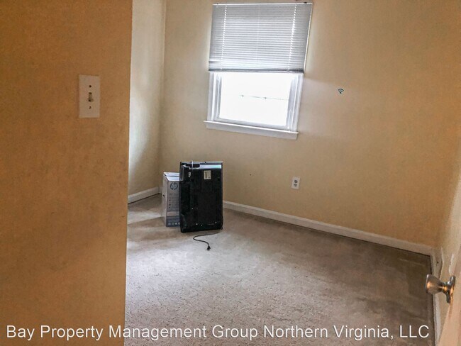 Building Photo - 3 br, 2.5 bath House - 954 PARK AVENUE