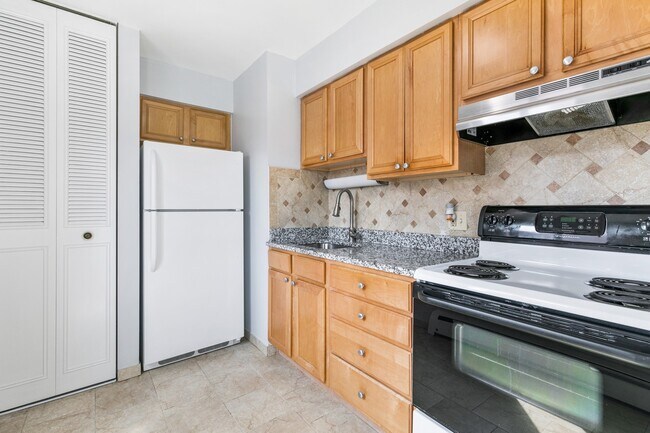 Foto del edificio - 6021 N Winthrop Ave