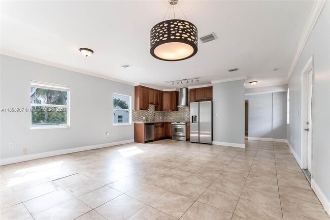 Photo - 1695 SW 11th St House