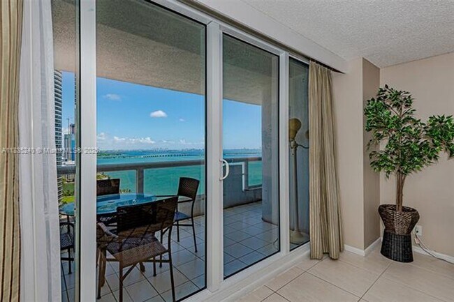 Foto del edificio - 1717 N Bayshore Dr