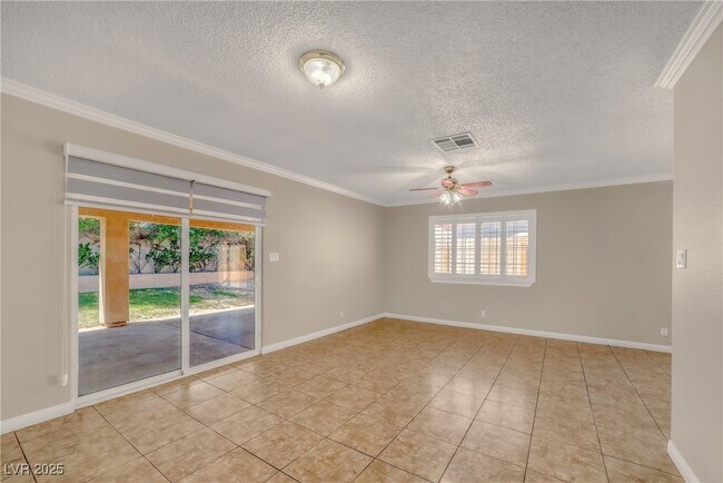 Foto del edificio - 6447 Newville Ave