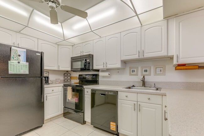 Building Photo - 2400 S Ocean Dr