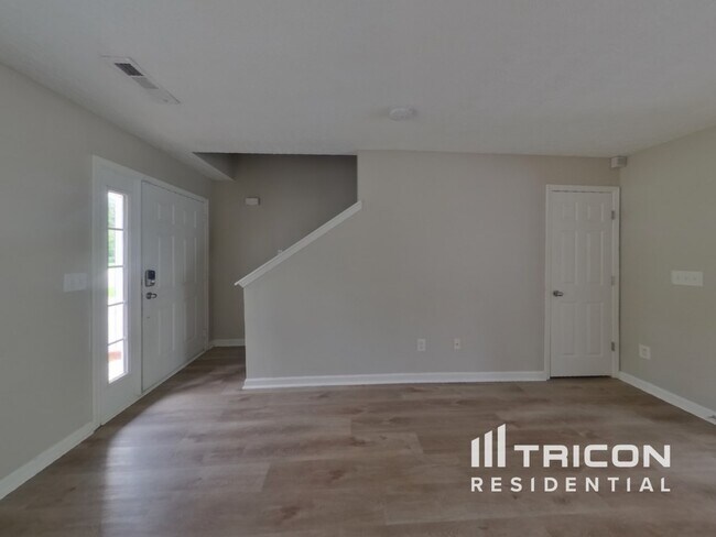 Building Photo - 4028 Deer Run Trce