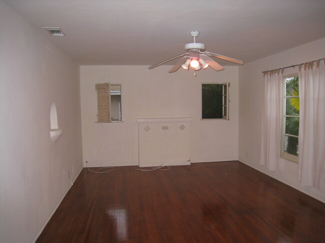 Living room - 1253 26th St