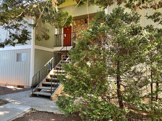Building Photo - 4104 SE Pardee St