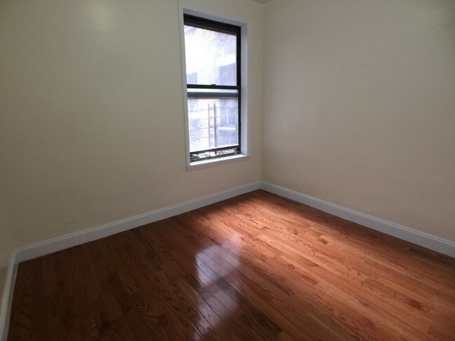 Building Photo - 605 W 184th St