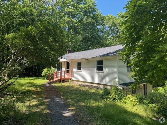 Building Photo - 27 Hunting Lodge Rd