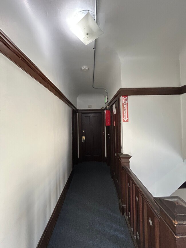 Foto del edificio - Studio Apartment Available Now in Pac Heights
