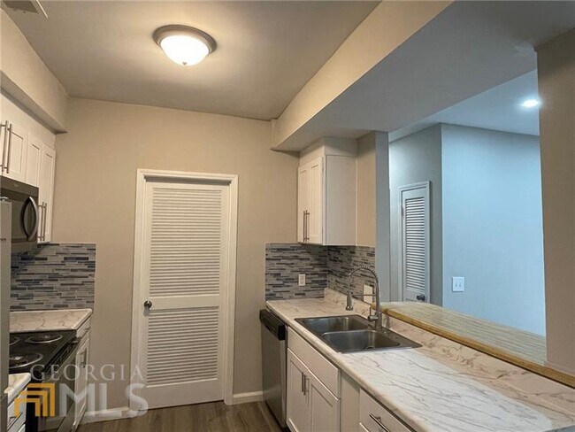 Foto del edificio - 662 Bellemeade Dr SW