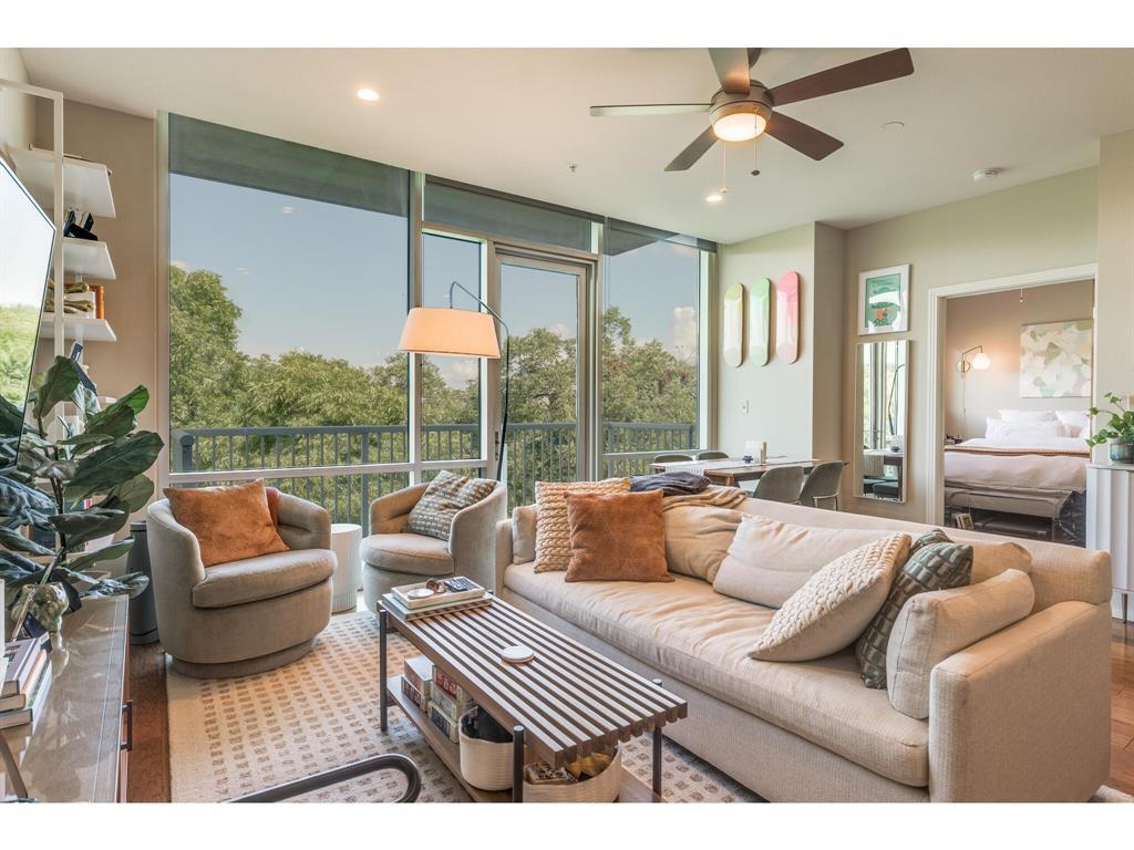Primary Photo - 1600 Barton Springs Rd