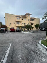 Building Photo - 1351 SW 4th St