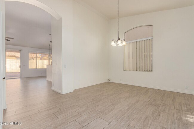 Foto del edificio - 6092 W Dublin Ln