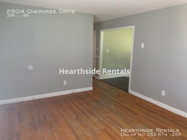 Building Photo - 2604 Cherokee Dr