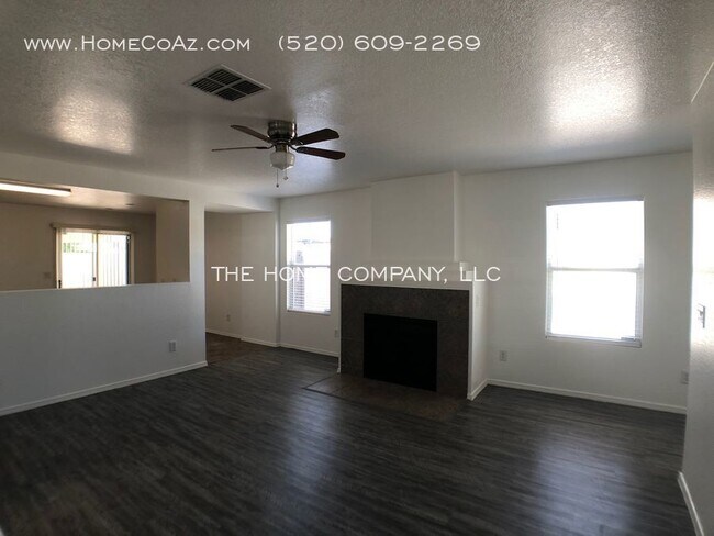 Building Photo - 1079 W Camino Hombre Viejo
