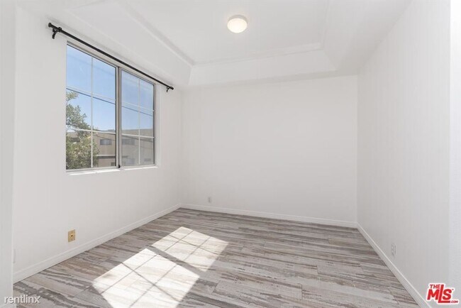Foto del edificio - 2 br, 2 bath Condo - 10824 Bloomfield St A...