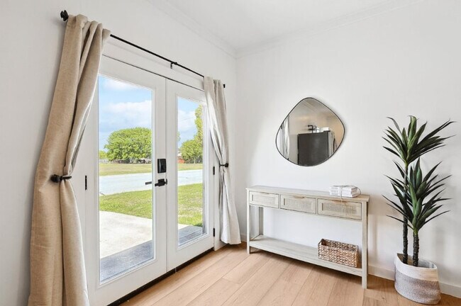 Foto del edificio - 3322 Darby Ln