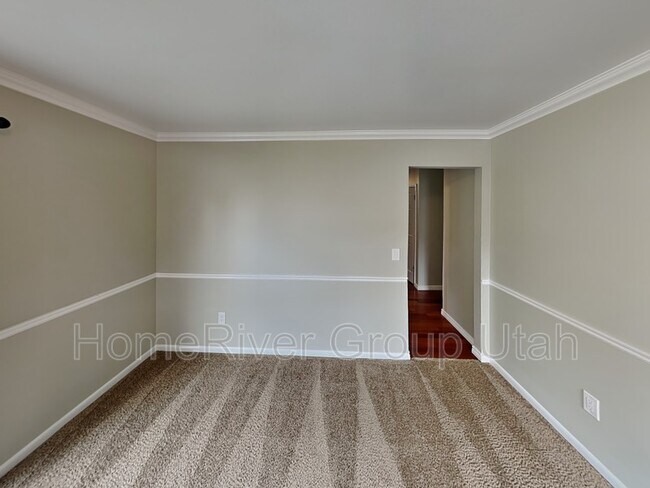 Building Photo - 2609 E Sundance Dr