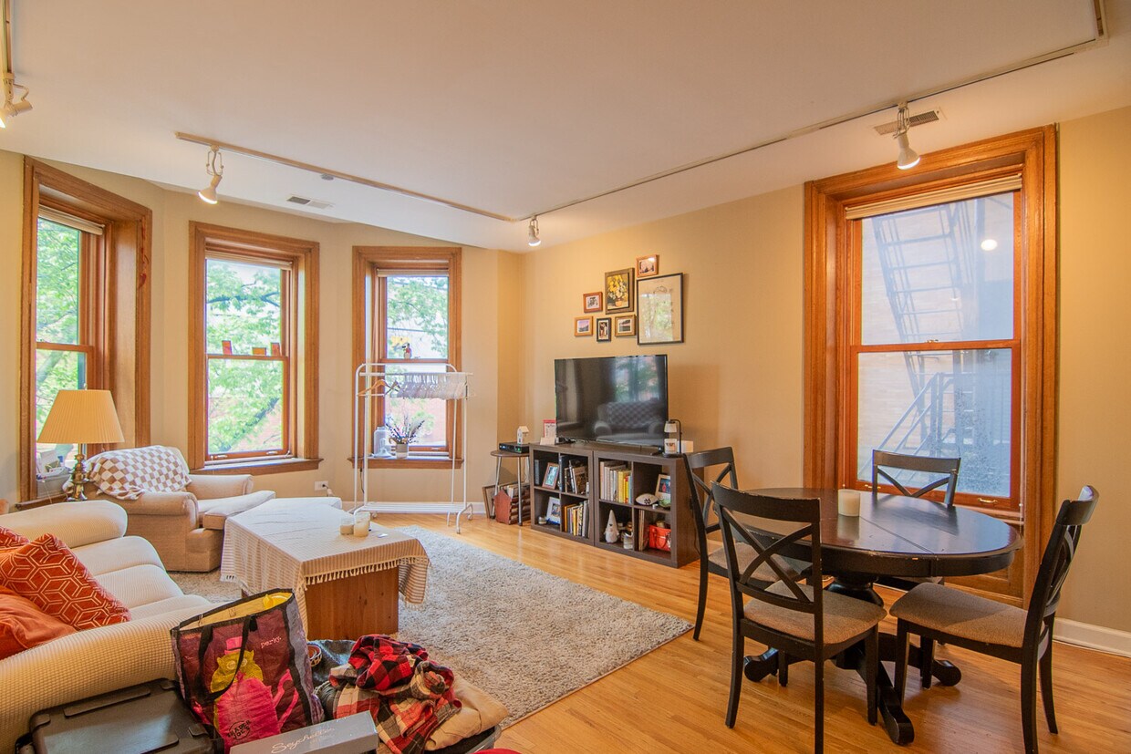 Foto principal - 550 W Surf St