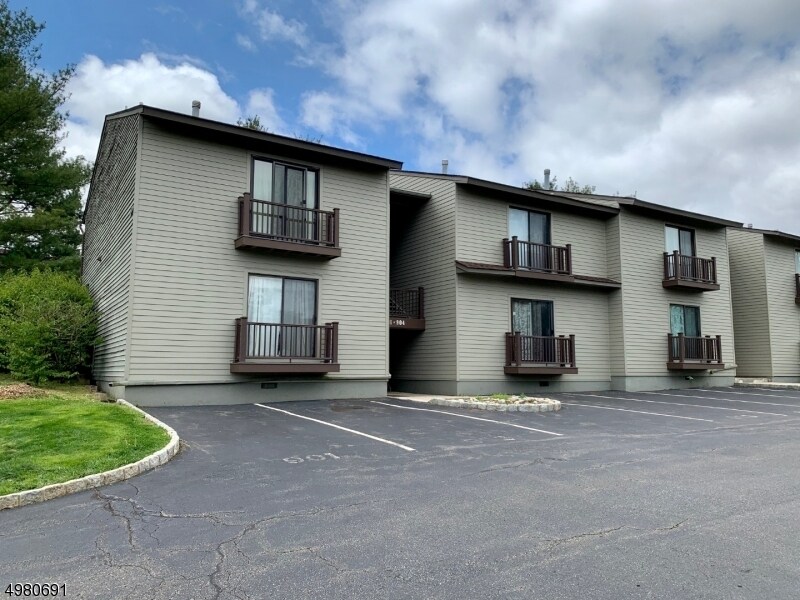 Foto principal - 407 Spruce Hills Dr