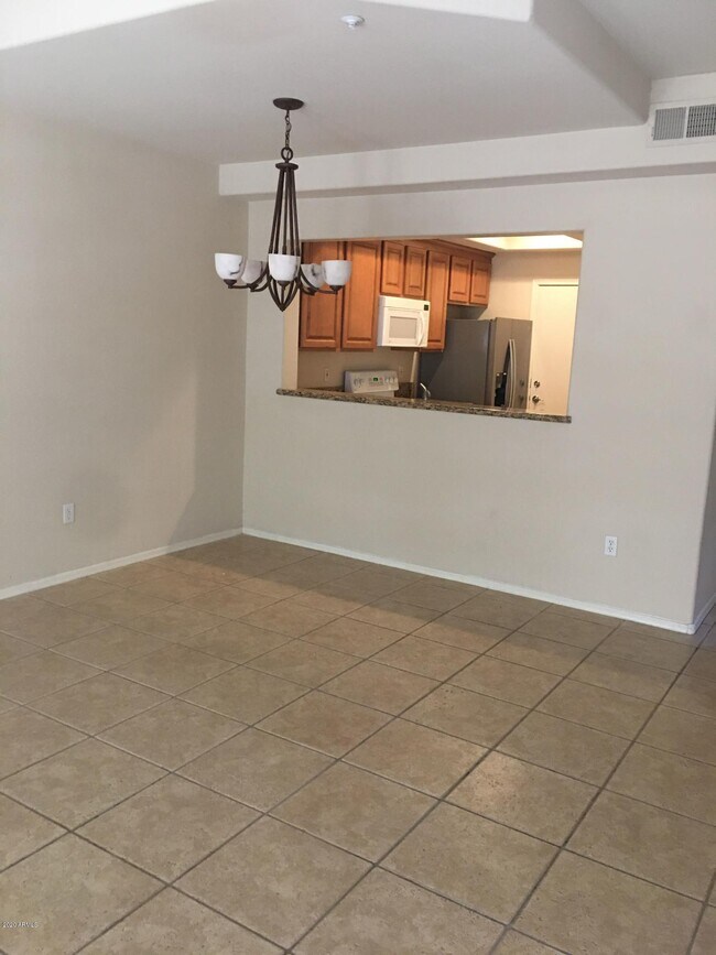 Foto del edificio - 7627 E Indian Bend Rd