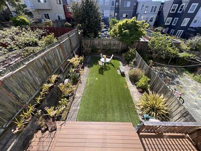 Building Photo - SPACIOUS  2BR + 1 BA WITH BONUS SUNROOM AND IN- UNIT LAUNDRY IN THE RICHMOND.