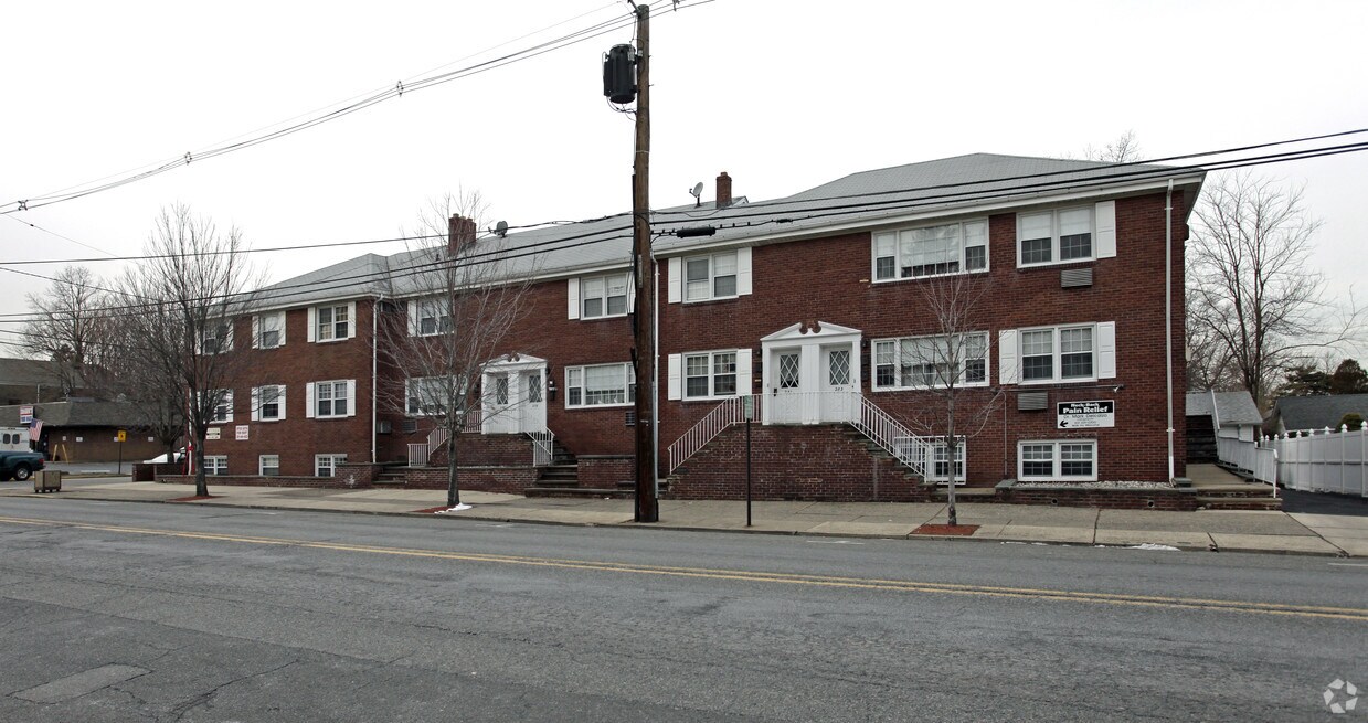277283 Boulevard, Hasbrouck Heights, NJ 07604 Apartments in