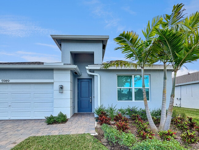 Building Photo - 5989 SE Sky Blue Cir