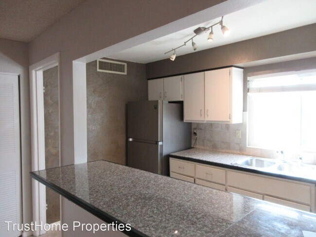 Foto del edificio - 2 br, 2 bath House - 584 Orange Drive Unit...
