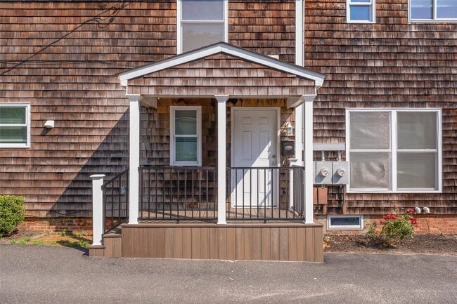 Building Photo - 644 Roanoke Ave