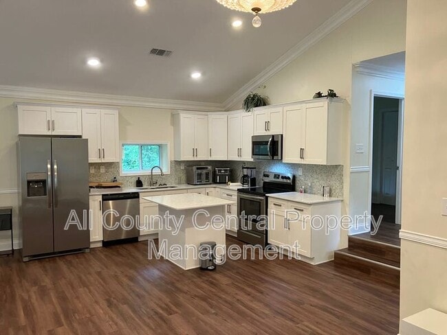 Building Photo - 904 47th Way S