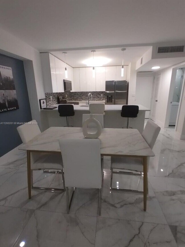 Building Photo - 3725 S Ocean Dr