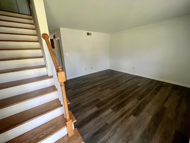 Foto del edificio - Two bedroom, 1.5 bath in Graham--McAden Place