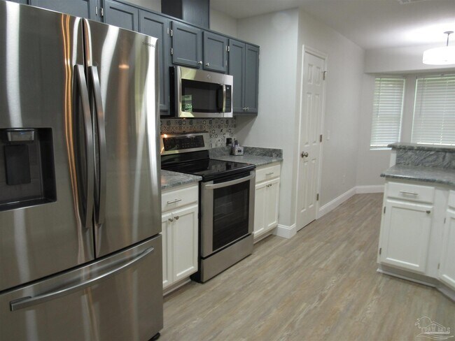 Foto del edificio - 2642 Southern Oaks Dr