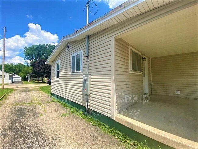 Foto del edificio - 4618 Farnham Ave