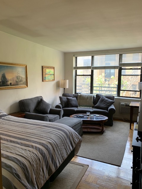 Foto del edificio - 321 E 71st St