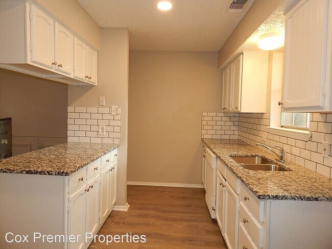 Foto del edificio - 3 br, 2.5 bath House - 2902 S Fielder Rd