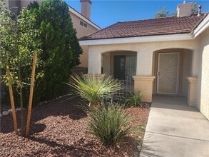 Building Photo - 1405 Iron Springs Dr