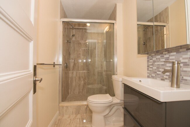 Foto del edificio - 1616 Beacon St