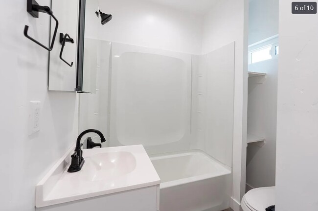 Foto del edificio - 2953-2952 Kalmia St