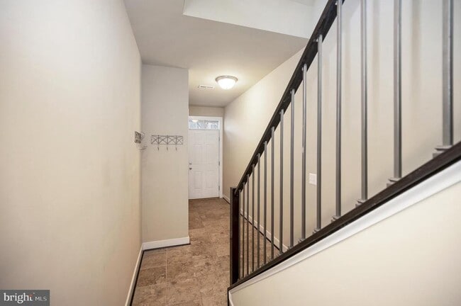 Building Photo - 100 Nestor's Pl