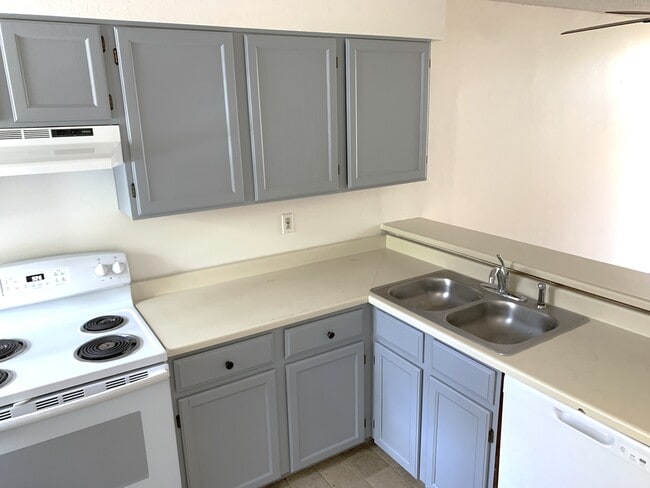 Building Photo - 11147 W 17th Ave