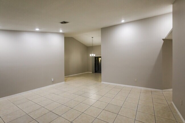 Foto del edificio - 1703 Egret Rd
