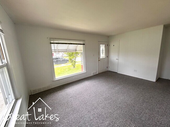 Foto del edificio - Beautiful 2 Bedroom 1 Bathroom now availab...