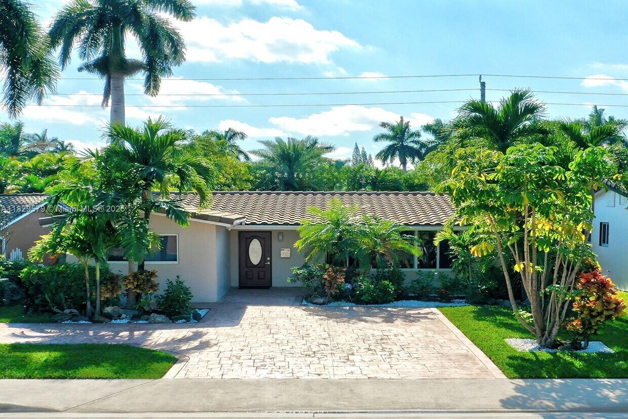 Foto principal - 1228 Johnson St