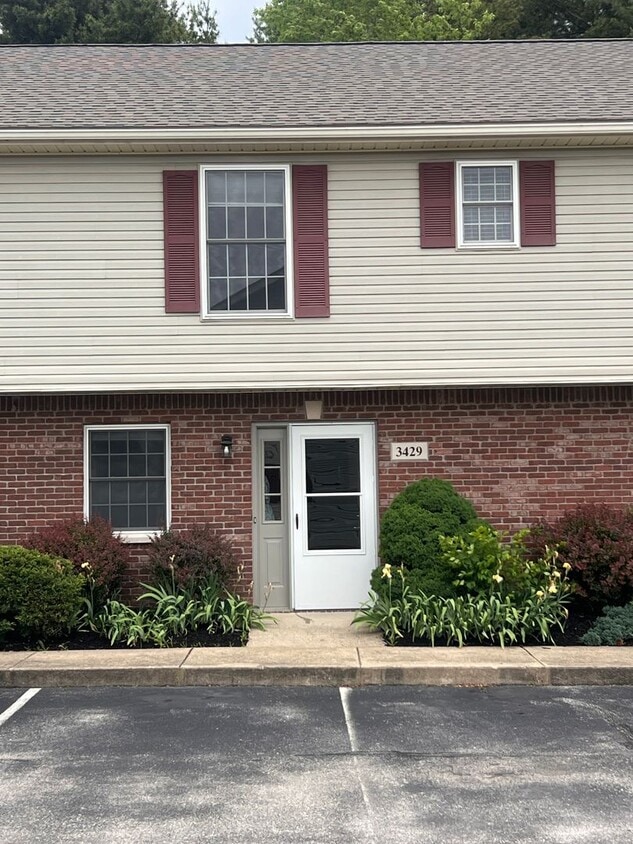 Primary Photo - Beautiful 2 bedroom condo available July 2...