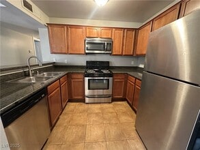 Building Photo - 2120 Sealion Dr