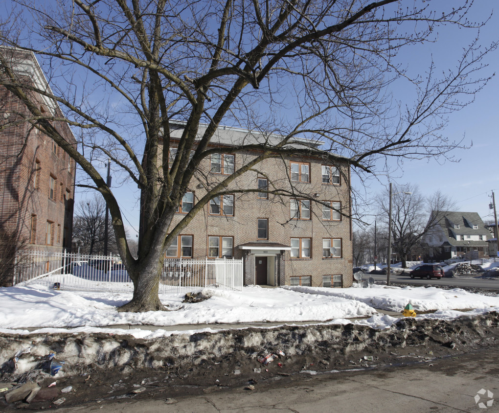 Building Photo - 6th and Hickman Apartments